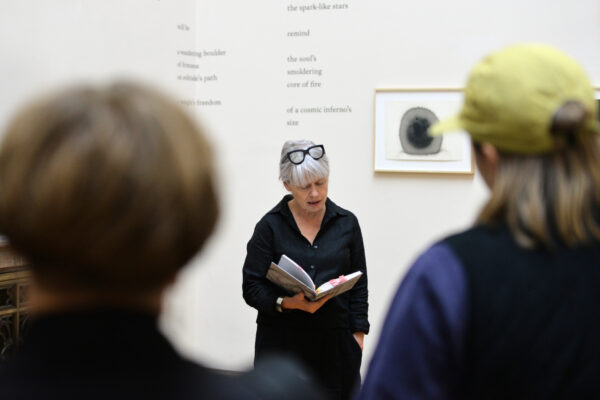 Pavla Melková v expozici výstavy © Galerie Rudolfinum, foto Tereza Kunderová