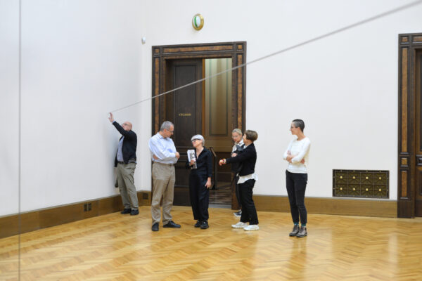 Pavla Melková v expozici výstavy © Galerie Rudolfinum, foto Tereza Kunderová