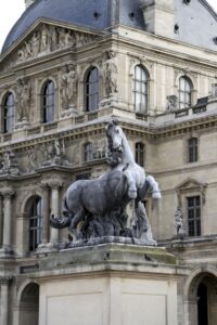 Iván Argote, Horse (Paris, Louvre), 2011; C-print on dibond, wood frame; H 70 cm x 50 cm © Courtesy of the artist and Perrotin