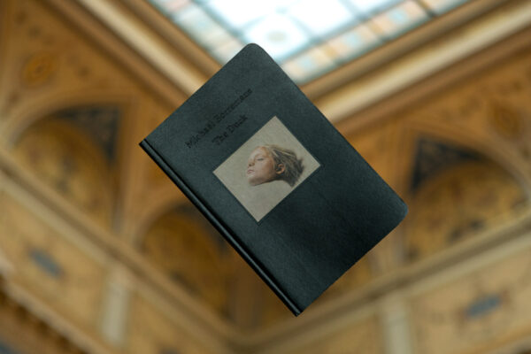 Katalog k výstavě Michaël Borremans The Duck. Foto: Markéta Černá