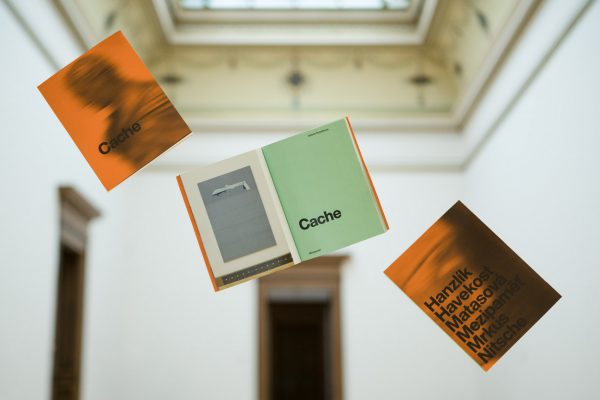 MEZIPAMĚŤ, katalog k výstavě. Foto: Markéta Černá