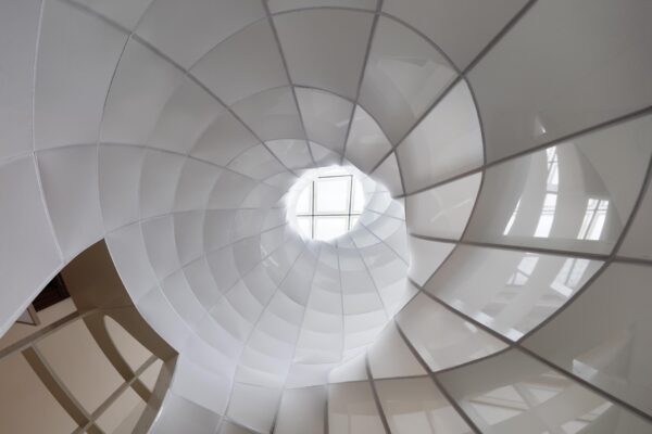 Jiří Příhoda VOID, pohled do instalace, Rig (těžební věž), 2016-2022, detail. © Galerie Rudolfinum, foto: Martin Polák.